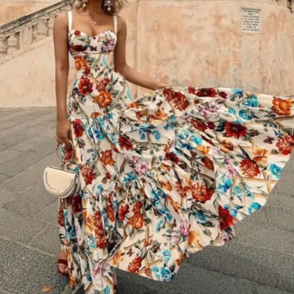 Vibrant Floral Print Cami Crop Top Maxi Skirt Set - Picture 2 of 10